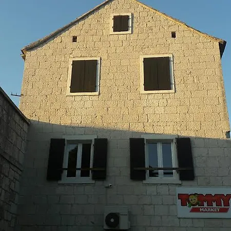 Apartment Zadvarje Appartamento *