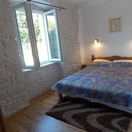 Apartment Zadvarje Appartamento
